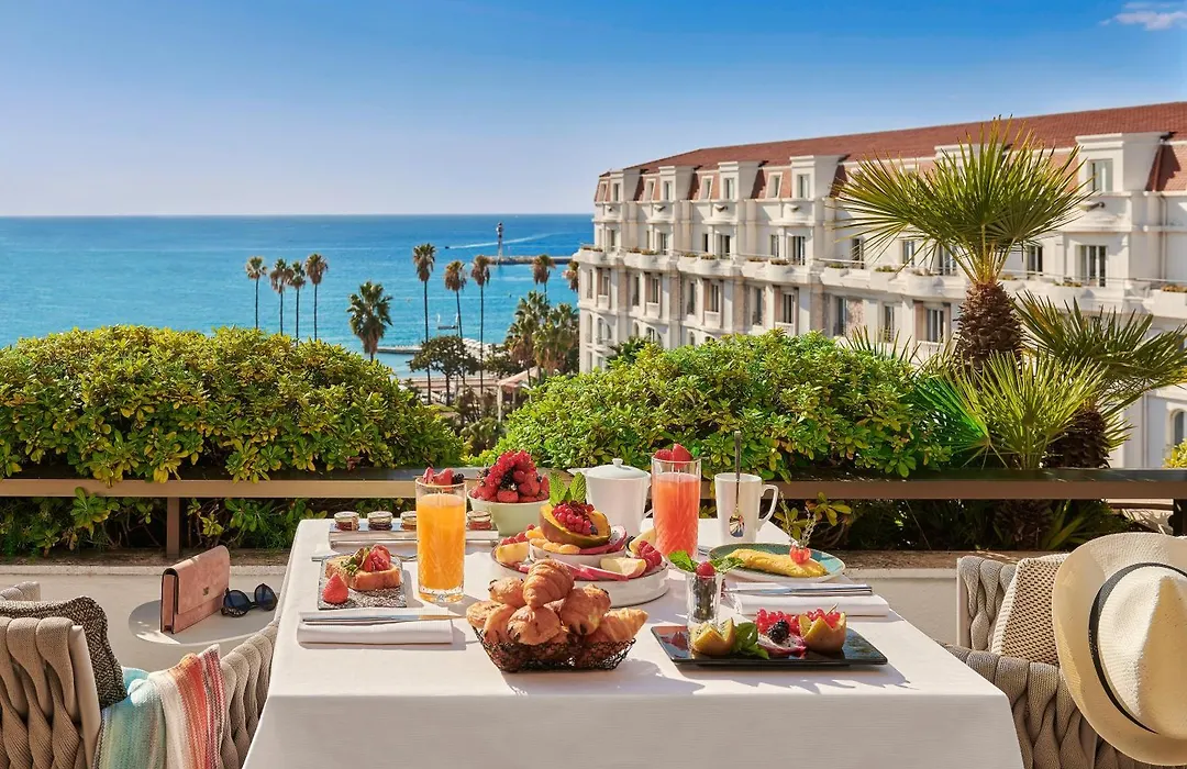 Hotel Barriere Le Gray D'Albion-1